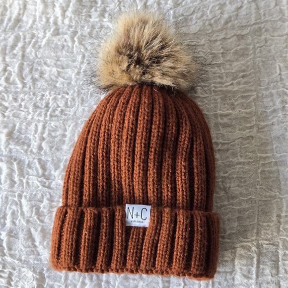 N+C Explorer Faux Fur Pom Women's Beanie Hat Apricot Jam Ski Snowboard Cozy OS - Picture 1 of 4